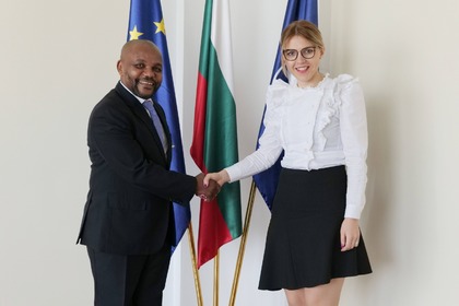 Заместник-министър Петрова се срещна с посланика на РЮА Табо Тахе  
